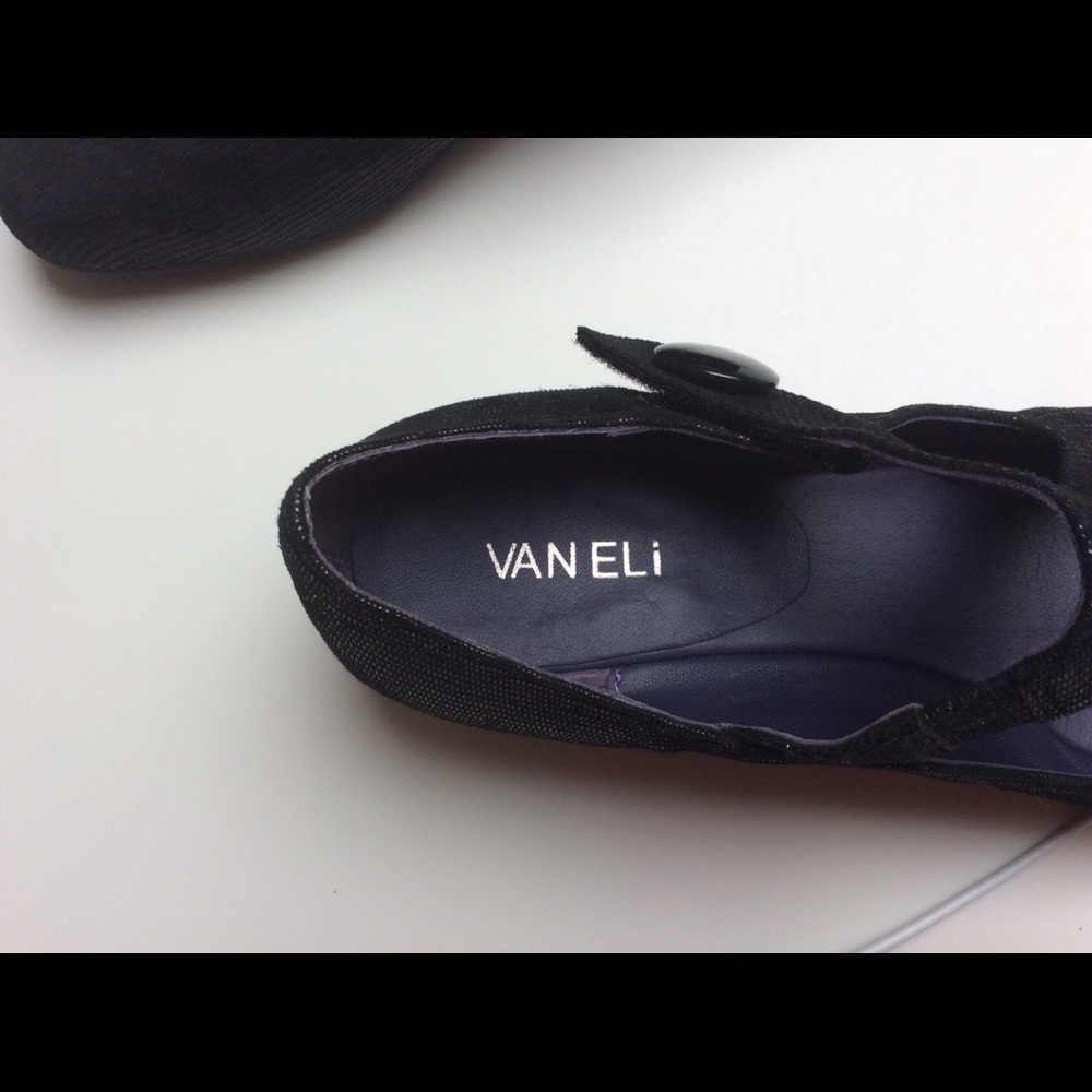 Shoes - Picture 4 of 5